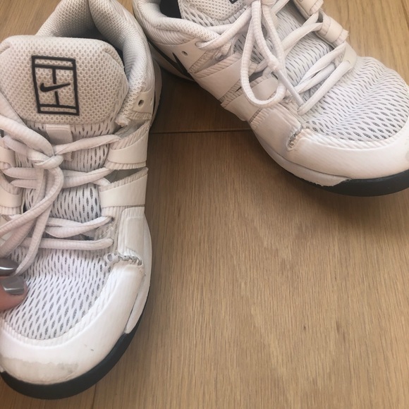 Nike Tennis shoes, size 1Y - Picture 7 of 7